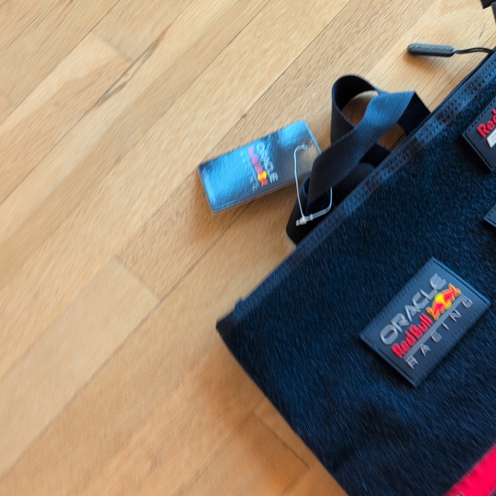 Oracle Red Bull Racing Backpack NWT Energy Lounge Formula 1 - Picture 3 of 5